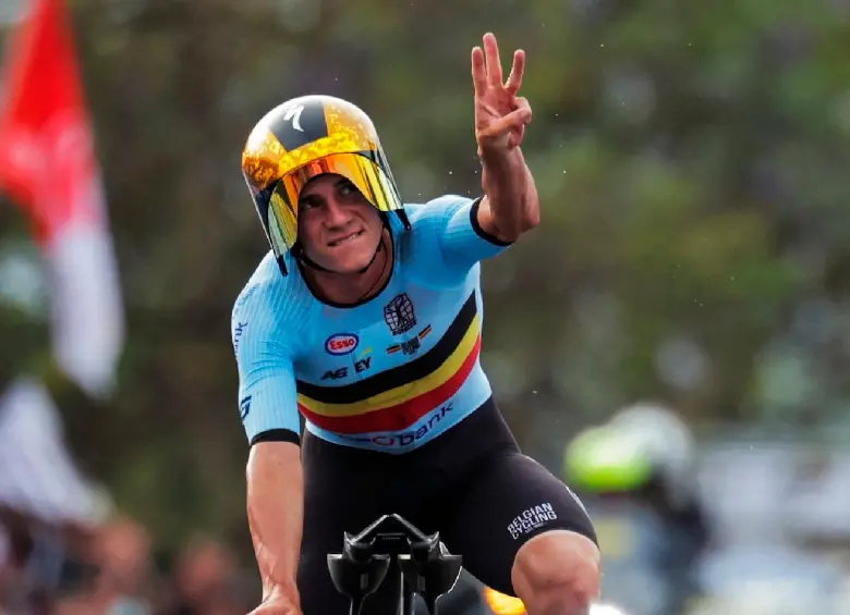 Remco estuvo bestial en la crono en Ruanda. Ganó con autoridad, hasta sobrepasó en el camino a Pogacar, que había largado 2.30 minutos antes. FOTO X-UCI