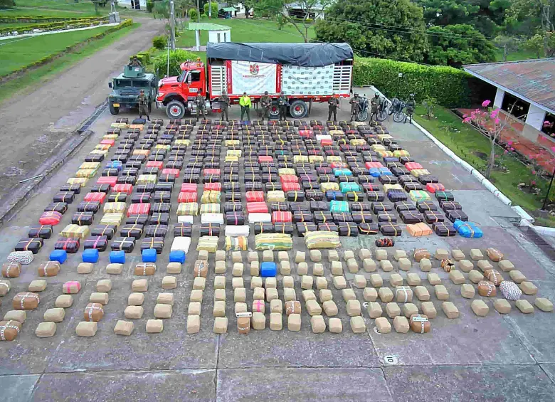Los paquetes incautados por las autoridades. FOTO: CORTESÍA