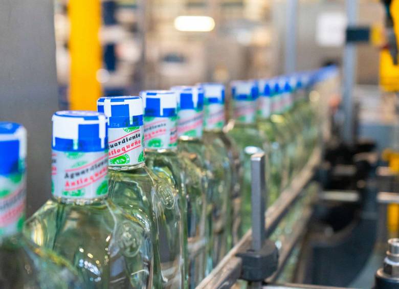 La FLA estrena estampilla en sus botellas; ¿subirá el precio del trago?