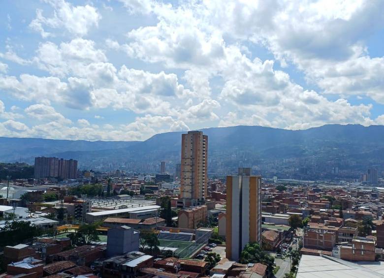 Panorámica del sur del Valle de Aburrá el lunes 12 de mayo del 2025. FOTO: JUAN ANTONIO SÁNCHEZ.