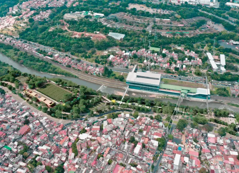 Con una inversión proyectada de $216.000 millones y la creación de 70.000 metros cuadrados de nuevo espacio público, Primavera Norte busca ser un punto de inflexión para el bienestar de la población del nororiente y noroccidente de la ciudad.