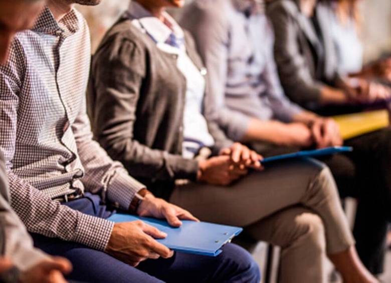 Bogotá lidera la oferta de empleo en Colombia, con más de 70.000 vacantes activas y opciones que van desde cargos operativos hasta profesionales con salarios millonarios. FOTO: GETTY