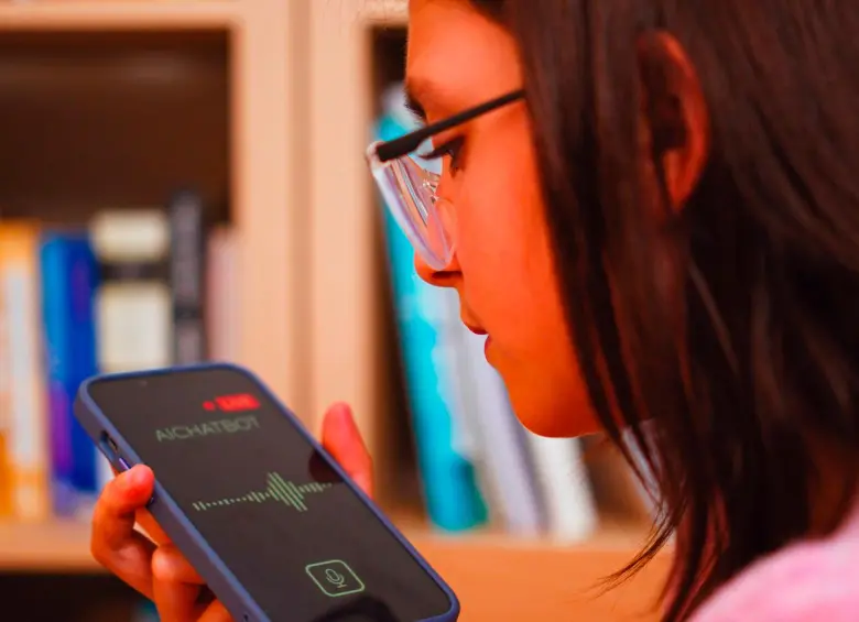 Entre otras cosas, este actualización bloqueará contenido sexual explícito y otros contenidos dañinos. También facilitará la intervención de las autoridades para garantizar la seguridad, en caso de que sea necesario. Foto Getty. 