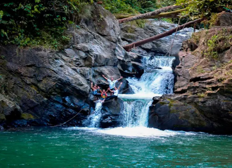 El río Mutatá se convirtió en uno de los grandes destinos turísticos de Antioquia. FOTO: CORTESÍA