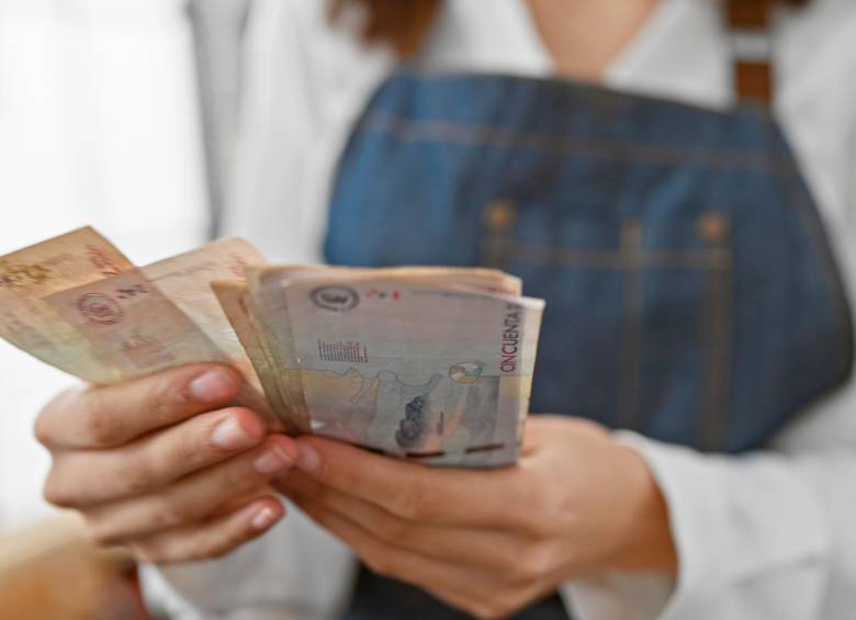 Para evaluar qué tanto será el aumento, las discusiones se deberán fijar en indicadores como el de mercado laboral, índice de precios al consumidor y productividad total de los factores. FOTO: Depositphotos