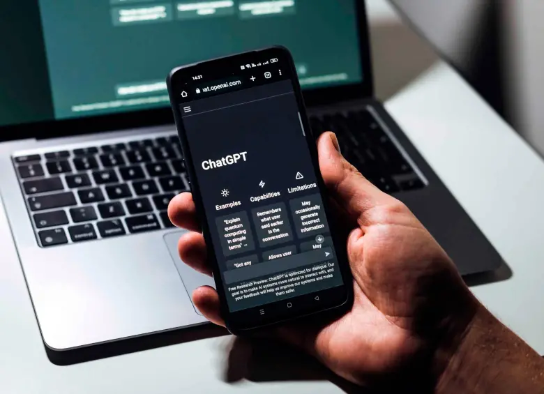 Personalizar el currículum según la industria y el cargo es clave, y ChatGPT puede ser un gran aliado. FOTO: GETTY