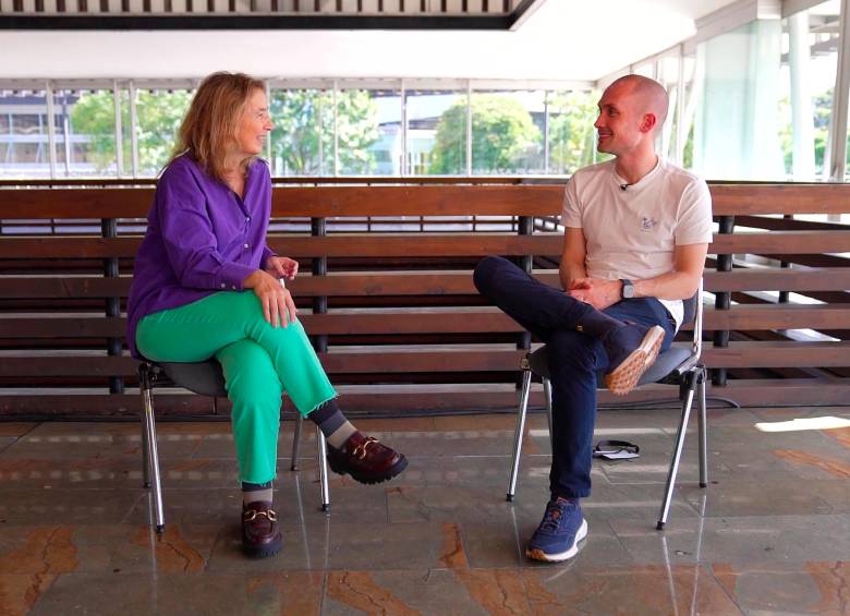 Luz María Sierra, directora de EL COLOMBIANO, en entrevista con Juan Esteban Hincapié, cofundador de Erco Energy. FOTO el colombiano