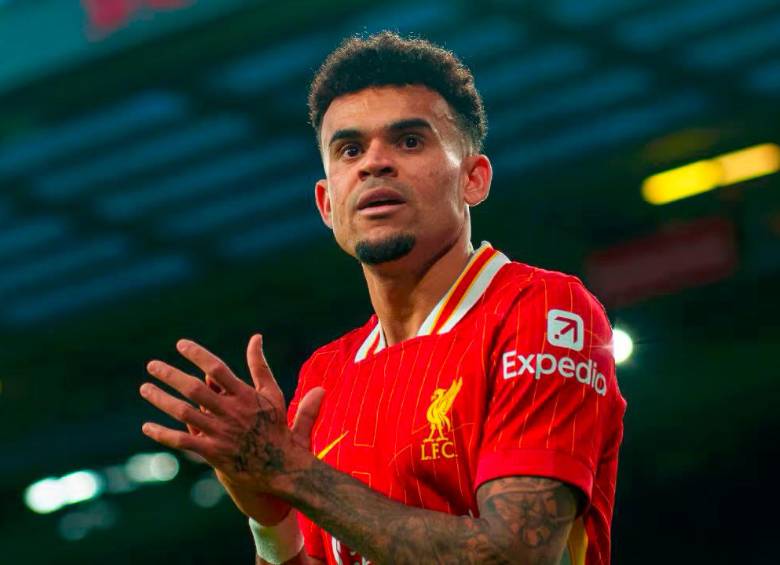 Luis Díaz todavía no define su futuro con el Liverpool, y no se sabe si continuará o no en el conjunto inglés. FOTO LIVERPOOL FC