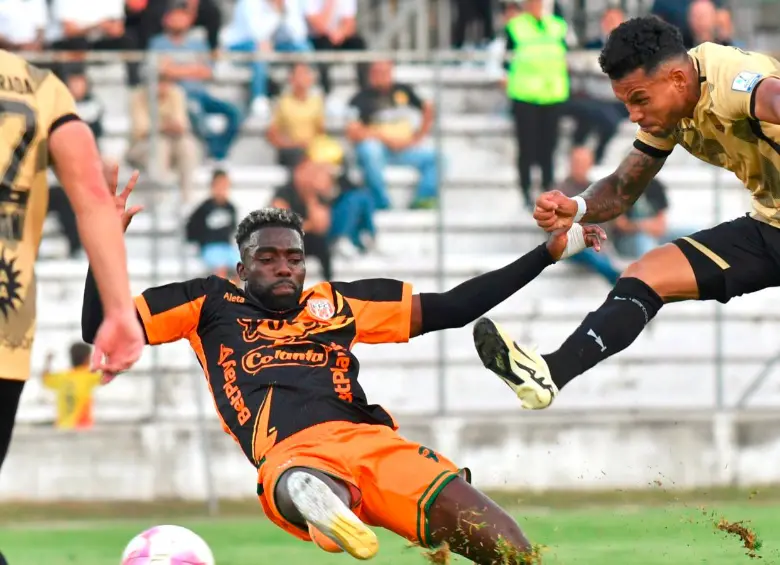 Águilas venció a Envigado por la mínima diferencia. FOTO DIMAYOR Águilas venció a Envigado por la mínima diferencia. FOTO DIMAYOR