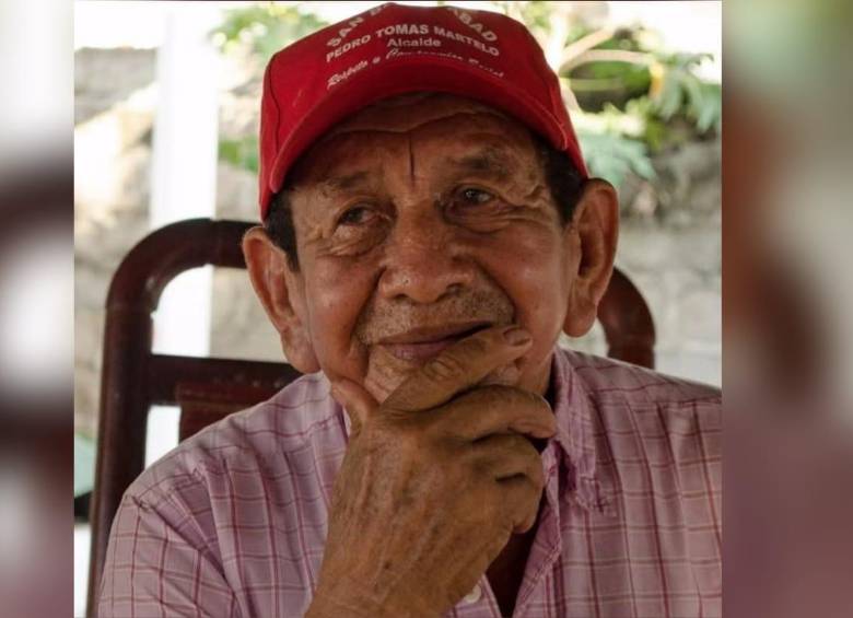 Antonio Goéz, de 84 años, es uno de los decimeros más importantes de la Villa de San Benito Abad y la región. Este año, inauguró la edición XVI del Festival Riberas del Río San Jorge en su municipio. FOTO: Cortesía. 