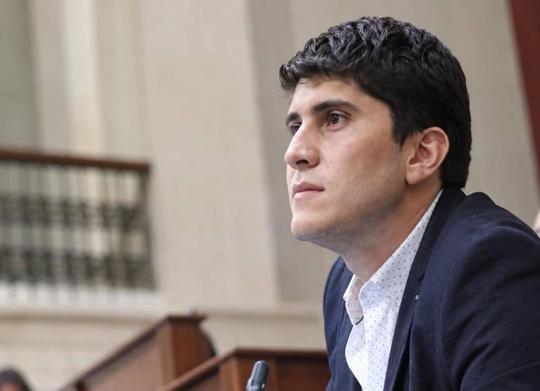El exrepresentante a la Cámara y senador electo, Wadith Manzur, enfrenta un llamado a juicio formal por parte de la Corte Suprema de Justicia bajo el cargo de cohecho impropio. Foto: Colprensa