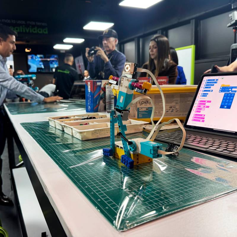 Fedulab está ubicado en el Bloque 9 de Ciudad Universitaria y reúne equipos de fabricación digital, robótica y simulación para el diseño de recursos didácticos. FOTO cortesía UdeA