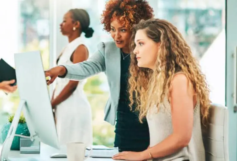 Aunque algunas profesiones ofrecen ingresos elevados, la alta tasa de desempleo representa un desafío para quienes las eligen. FOTO: iStock