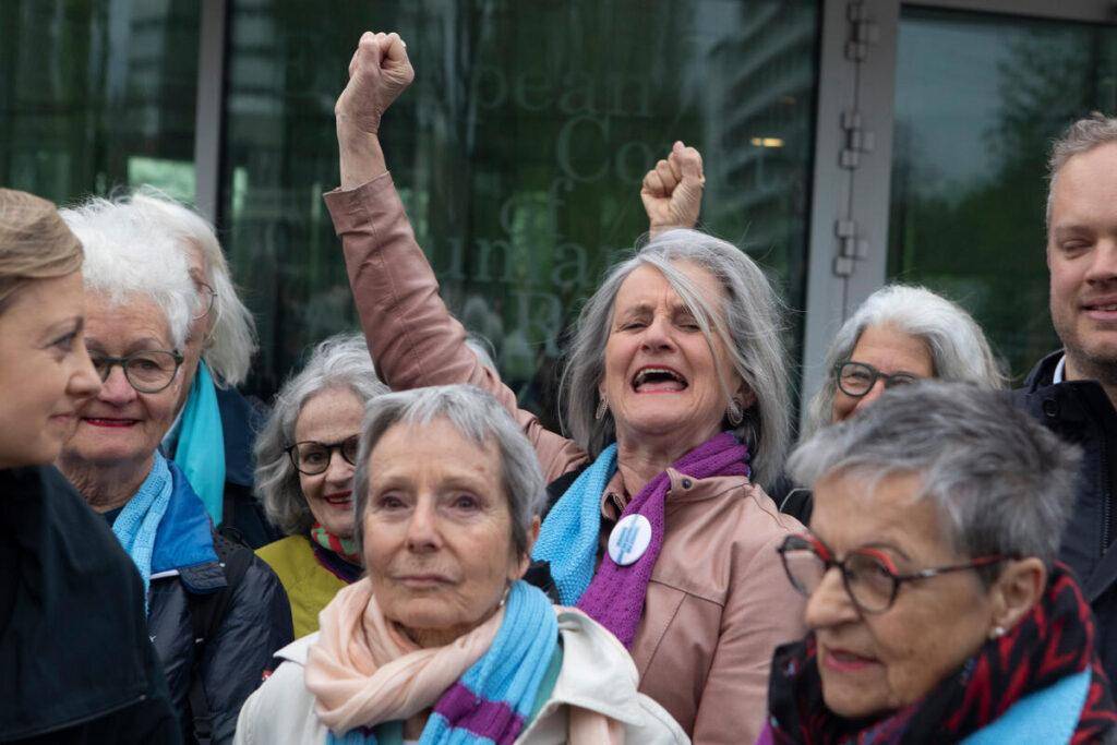La decisión fue emitida por el Tribunal Europeo de Derechos Humanos dando la razón a una demanda interpuesta por un grupo de mujeres mayores, llamado <i>KlimaSeniorinnen Schweiz. </i>FOTO cortesía Greenpeace
