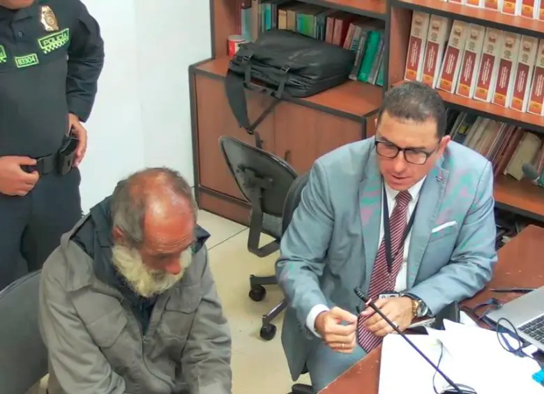 William de Jesús Cadavid, de 67 años, fue presentado en audiencia ante el juez de control de garantías en la tarde de este jueves. FOTO: Captura de video
