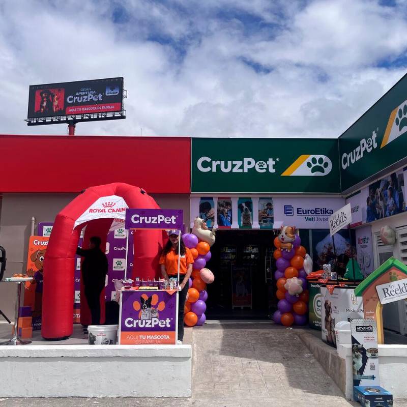 La marca busca acompañar a los tutores en cada etapa del cuidado de sus mascotas. FOTO: Cortesía Cruz Verde