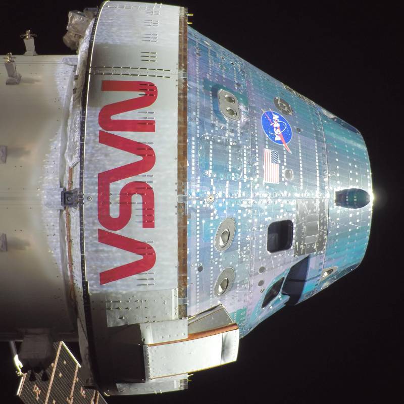 La nave espacial Orion continúa su trayectoria alrededor de la Luna. FOTO: Nasa