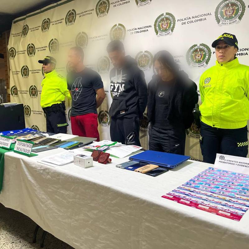 Estos fueron los detenidos en Medellín tras el megaoperativo internacional. FOTO: Cortesía