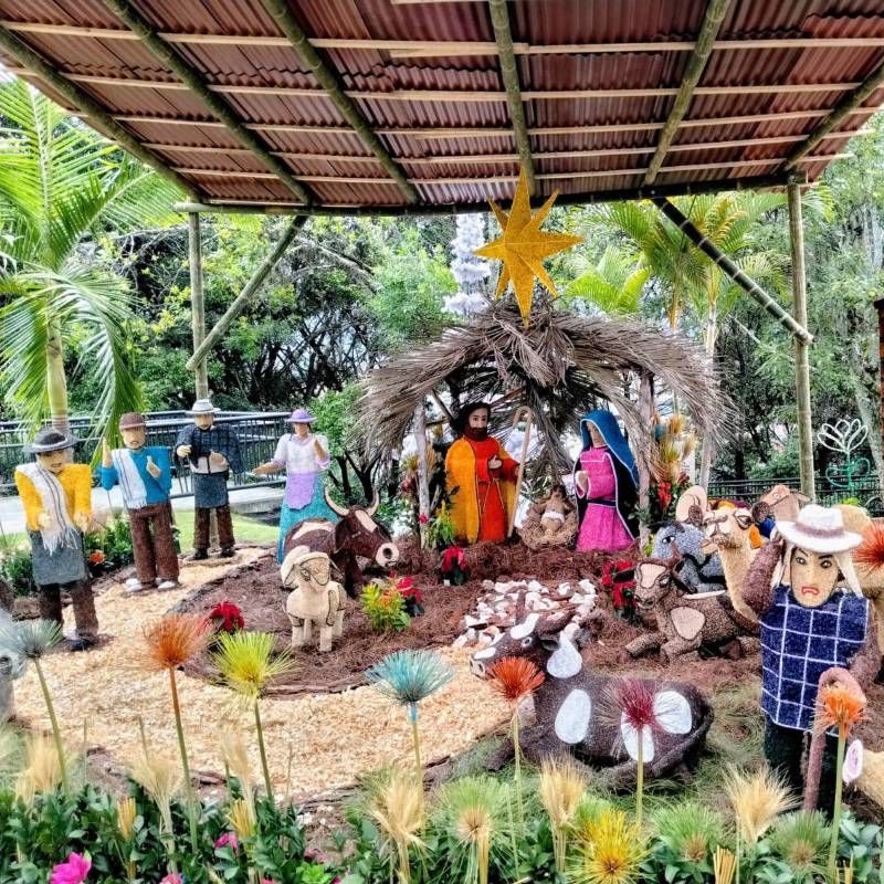 El pesebre de flores que hará parte de la decoración del Pueblito Paisa para esta navidad. FOTO Cortesía Alcaldía de Medellín.