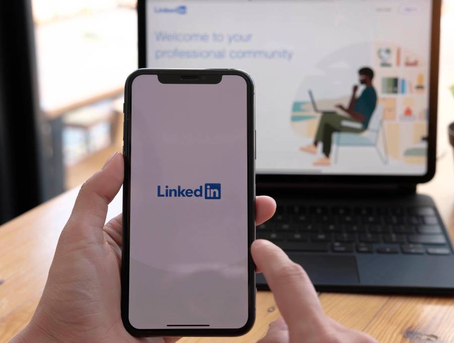 Linkedln es una red social que sirve para la búsqueda de empleo. Sin embargo, sus usuarios no están satisfechos con las últimas modificaciones que esta plataforma está operando. FOTO<b><span class="mln_uppercase_mln"> el colombiano.</span></b>