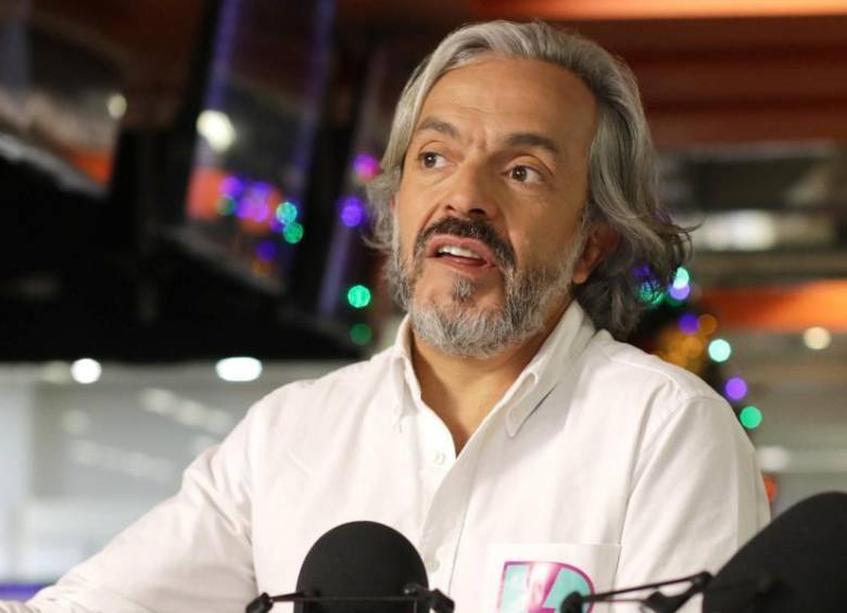 “El empleo ha mejorado porque se abrieron las puertas del país a la plata de los ilegales”: Juan Daniel Oviedo