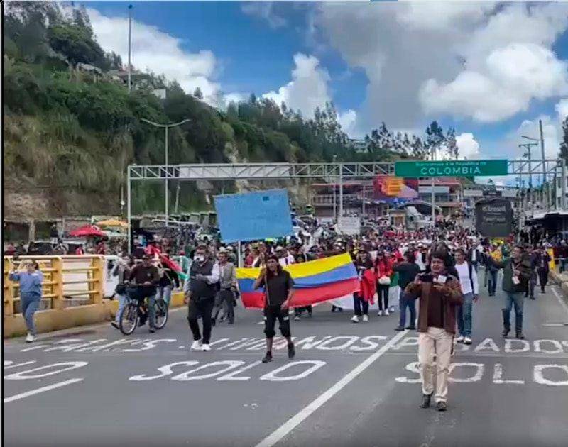 La guerra arancelaria entre Colombia y Ecuador ha suscitado protestas en la frontera. FOTO tomada de X
