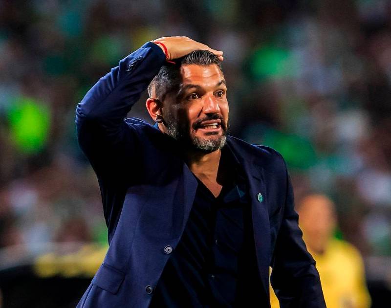 Atlético Nacional tomó una decisión con el entrenador Javier Gandolfi