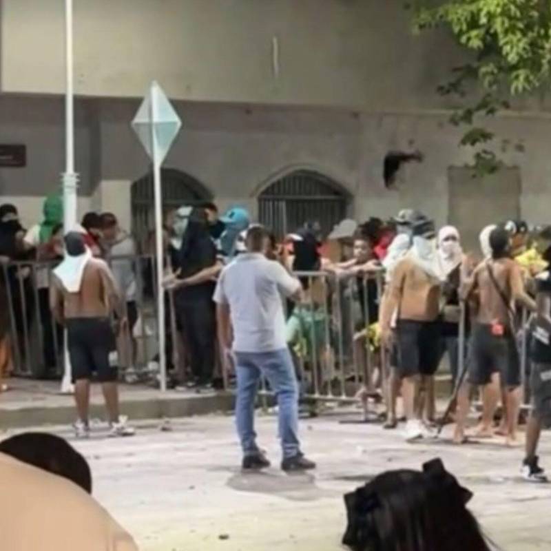 Varios presos generaron caos a las afueras de una cárcel en Santa Marta. Foto: redes sociales