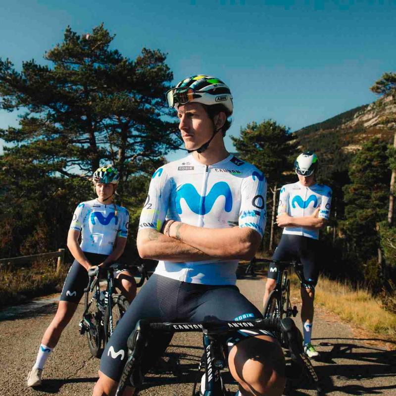 Esta es la nueva escuadra del Movistar tendrá para 2026, en el que estarán los colombianos Diego Pescador, Nairo Quintana, Einer Rubio y Jhonatan Guatibonza. FOTO CORTESÍA MOVISTAR 