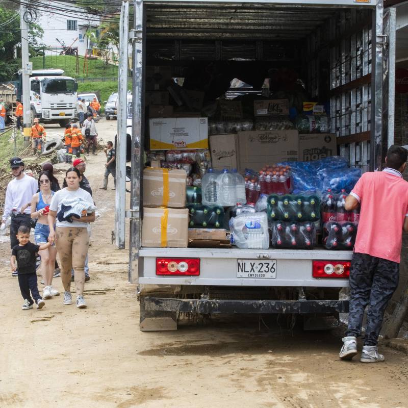Imagen de referencia de una entrega de ayudas en el sector de Altavista en Medellín. Foto: Esneyder Gutiérrez