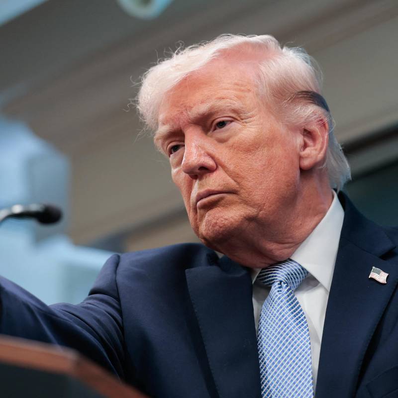 El presidente de Estados Unidos, Donald Trump, habla sobre el conflicto en Irán en la sala de prensa James S. Brady de la Casa Blanca, este 6 de abril de 2026, en Washington, DC. (Foto de Kent Nishimura / AFP).