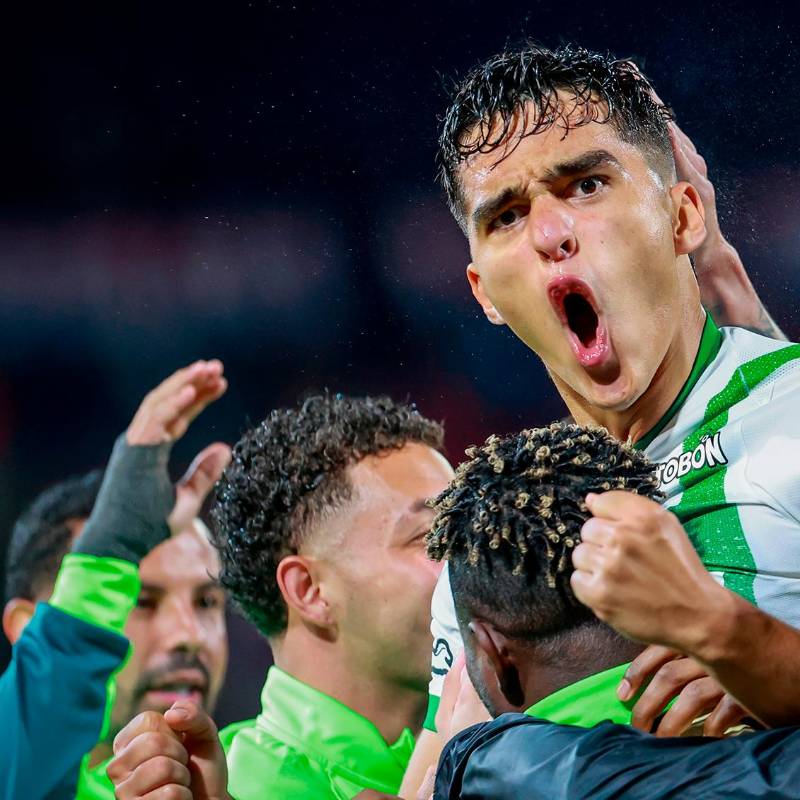 Quien parece que no supo manejar la frustración fue el arquero uruguayo Washington Aguerre, quien al final del encuentro terminó peleando con Mateus Uribe, a quien, en las imágenes de televisión, se vio que le intentó meter la toalla que tenía por la boca. Foto: Manuel Saldarriaga Quintero