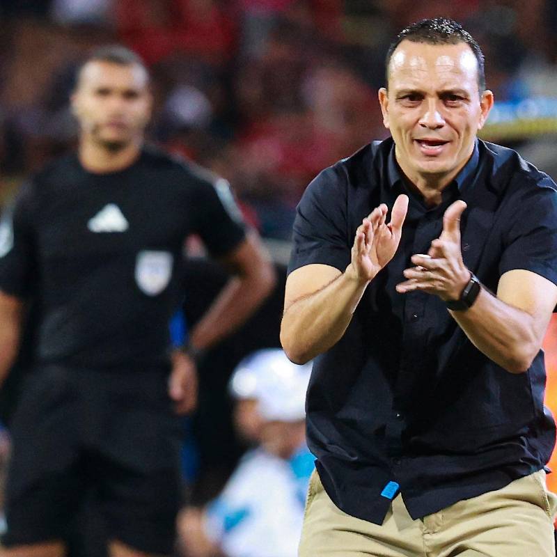 El entrenador antioqueño Alejandro Restrepo ha llevado al Medellín a dos finales de Liga en el año y medio que lleva al frente de la institución. Foto: Manuel Saldarriaga