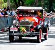 El Desfile de Autos Clásicos y Antiguos 2025 reunirá 390 vehículos históricos decorados con flores en un recorrido de 17 kilómetros por Medellín. FOTO cortesía