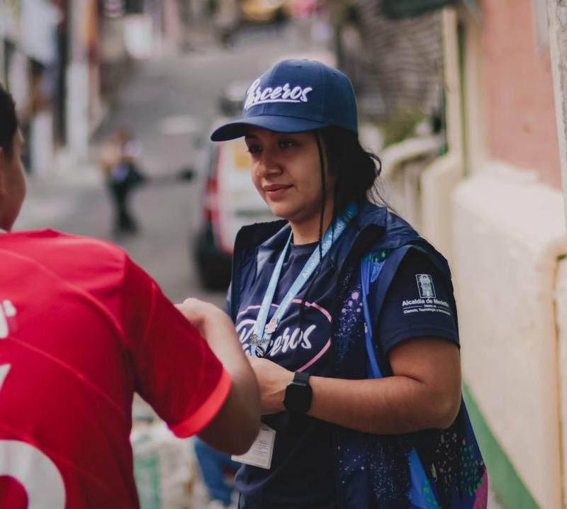 El documental construye su relato a partir de tres historias concretas: las de Marcela, Alejandro y Juan Sebastián. FOTO: Cortesía Alcaldía de Medellín