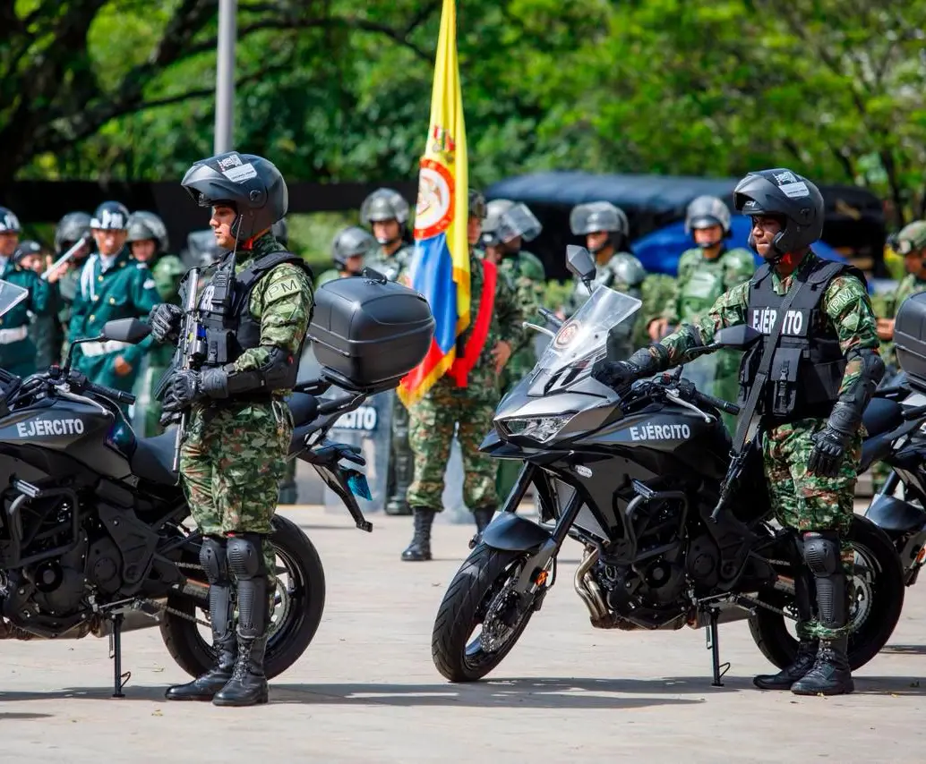 Las motos servirán para apoyar los patrullajes de la Policía en las zonas rurales y urbanas más álgidas de la capital antioqueña. FOTO: ALCALDÍA Las motos servirán para apoyar los patrullajes de la Policía en las zonas rurales y urbanas más álgidas de la capital antioqueña. FOTO: ALCALDÍA