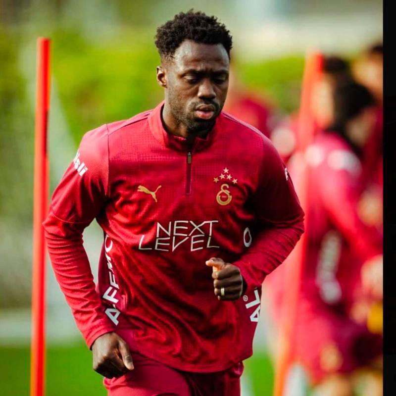 El defensor colombiano Dávinson Sánchez estará en acción con el Galatasaray en Turquía. FOTO: Tomada de X @GalatasaraySK