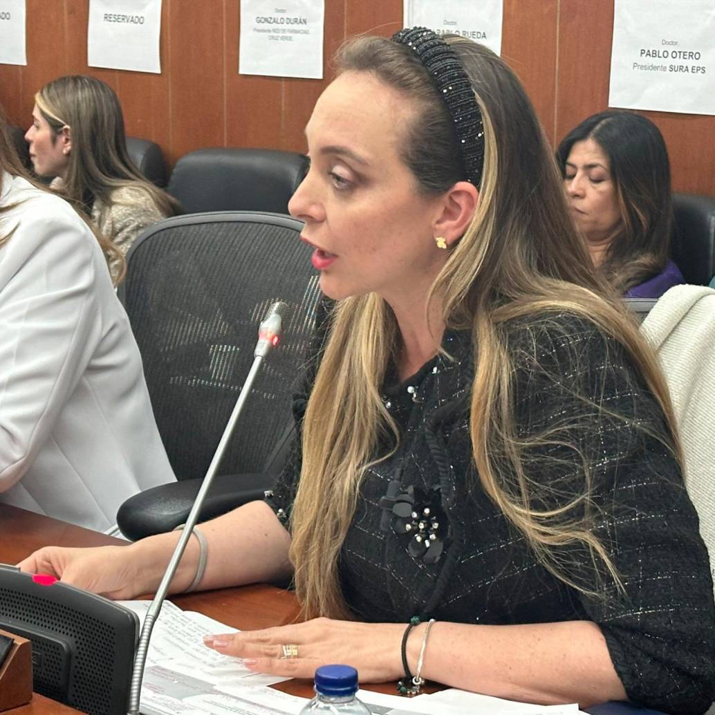 La senadora Ana Paola Agudelo, del partido Mira, pertenece a la comisión séptima del Senado. Sin embargo, no fue ponente. FOTO: TOMADA DEL X DE @ComisionVIICol