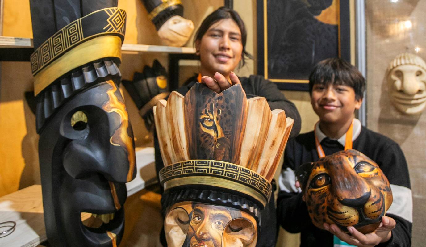 La feria, una de las más importantes del sector artesanal en Colombia, se lleva a cabo en el recinto ferial de Plaza Mayor, que se ha convertido en el epicentro del arte tradicional, los saberes ancestrales y la diversidad cultural del país. Foto: Esneyder Gutiérrez