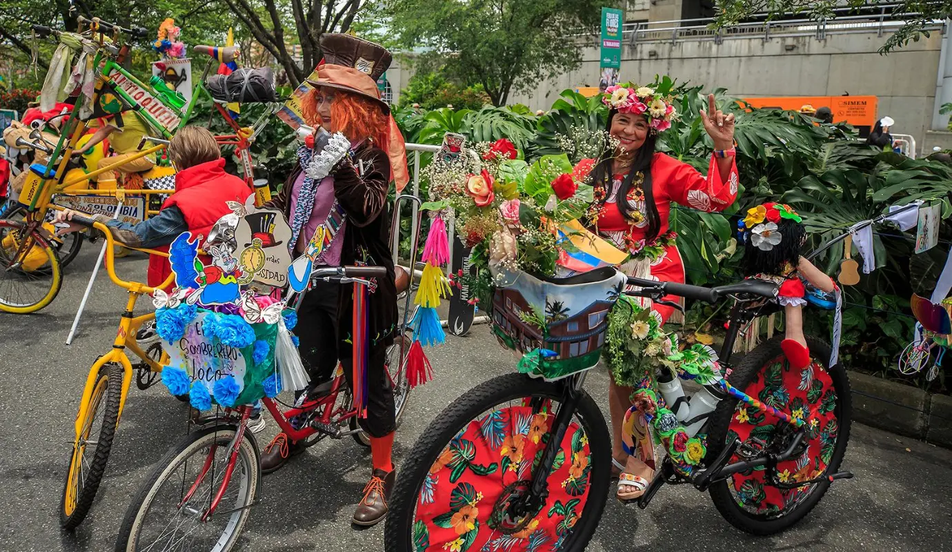 Desde el más sencillo adorno floral hasta las más elaboradas estructuras, cada bicicleta se convirtió en una obra de arte en movimiento, reflejando la inventiva ilimitada que caracteriza a la gente de esta región. Foto: Camilo Suárez Echeverry