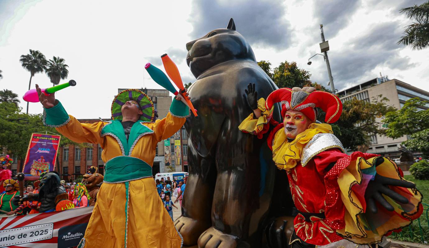 Por cuatro días, Medellín se llena de alegría con el Festival de Circos, un encuentro cultural que cada año rinde homenaje a la tradición de este arte milenario, manteniéndolo vivo en la ciudad. Foto: Manuel Saldarriaga Quintero.