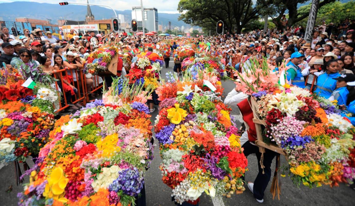 La masiva participación, que ha sido una constante en cada uno de los eventos feriales de la ciudad, se hizo sentir con fuerza, con miles de personas que se congregaron para presenciar este espectáculo único en el mundo. Foto: Esneyder Gutiérrez