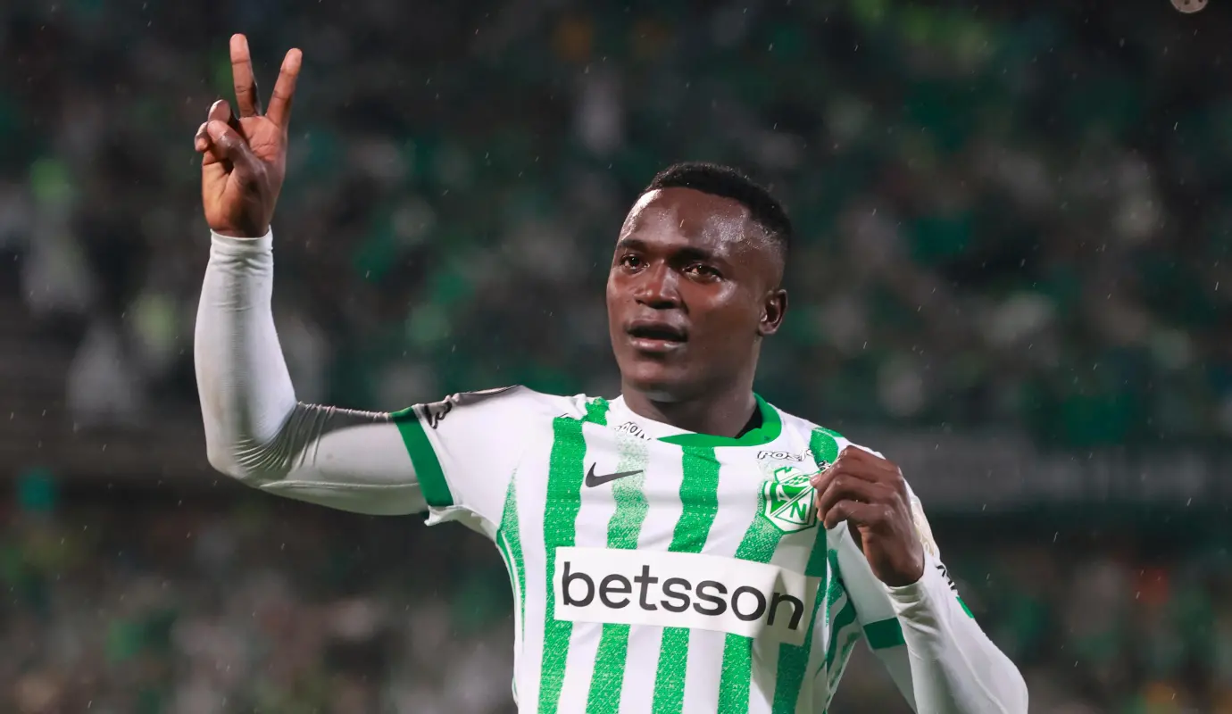 Los goles de Atlético Nacional fueron obra de Kevin Viveros, quien se destacó al marcar en dos oportunidades, y de Billy Arce, que contribuyó con un tanto. Foto: Manuel Saldarriaga Quintero.
