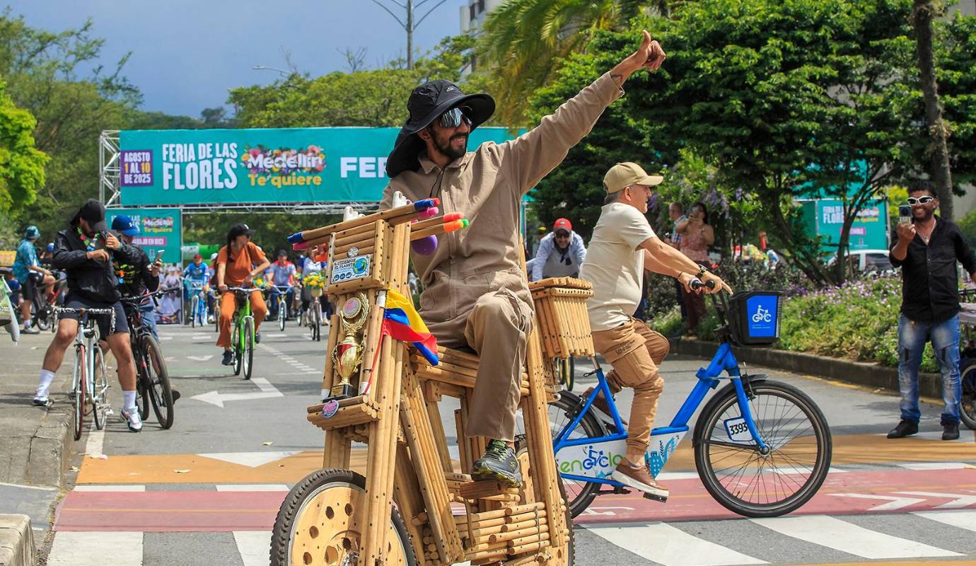 Desde estructuras complejas hasta ideas cargadas de humor y tradición, cada bicicleta se convirtió en una auténtica obra de arte en movimiento, reflejando la inventiva paisa que no conoce límites. Foto: Camilo Suárez Echeverry