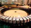 El Gobierno redujo parte de su exposición al dólar con mayor participación de deuda en euros y francos suizos. FOTO COLPRENSA