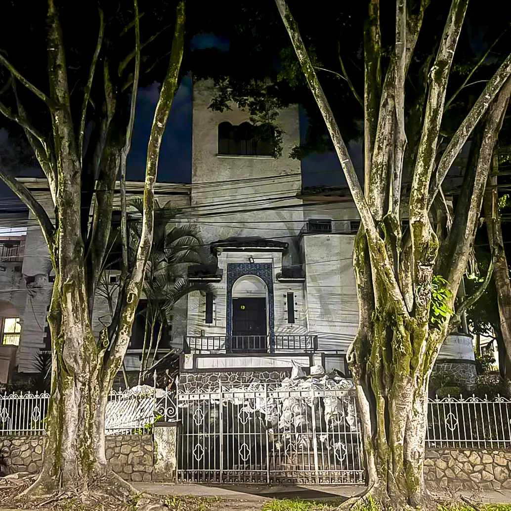 Fotografías de algunas de las casas tradicionales del barrio El Prado, en el centro de Medellín, donde hay mitos e historias de terror. FOTO: ÁLVARO GUERRERO Fotografías de algunas de las casas tradicionales del barrio El Prado, en el centro de Medellín, donde hay mitos e historias de terror. FOTO: ÁLVARO GUERRERO