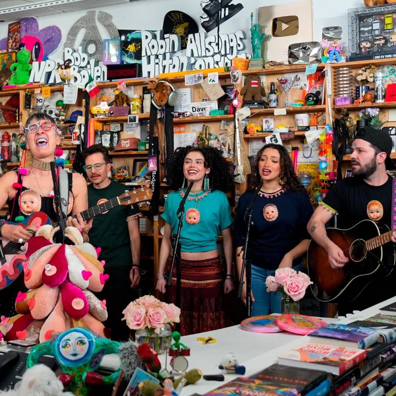 Aterciopelados lanzó su Tiny Desk este martes 7 de abril. FOTO: Captura de pantalla