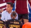El momento en el que Lucas González les dijo a sus futbolistas que eran 100 veces mejores que el rival. FOTO PANTALLAZO TOMADO DE LA TRANSMISIÓN DE TV