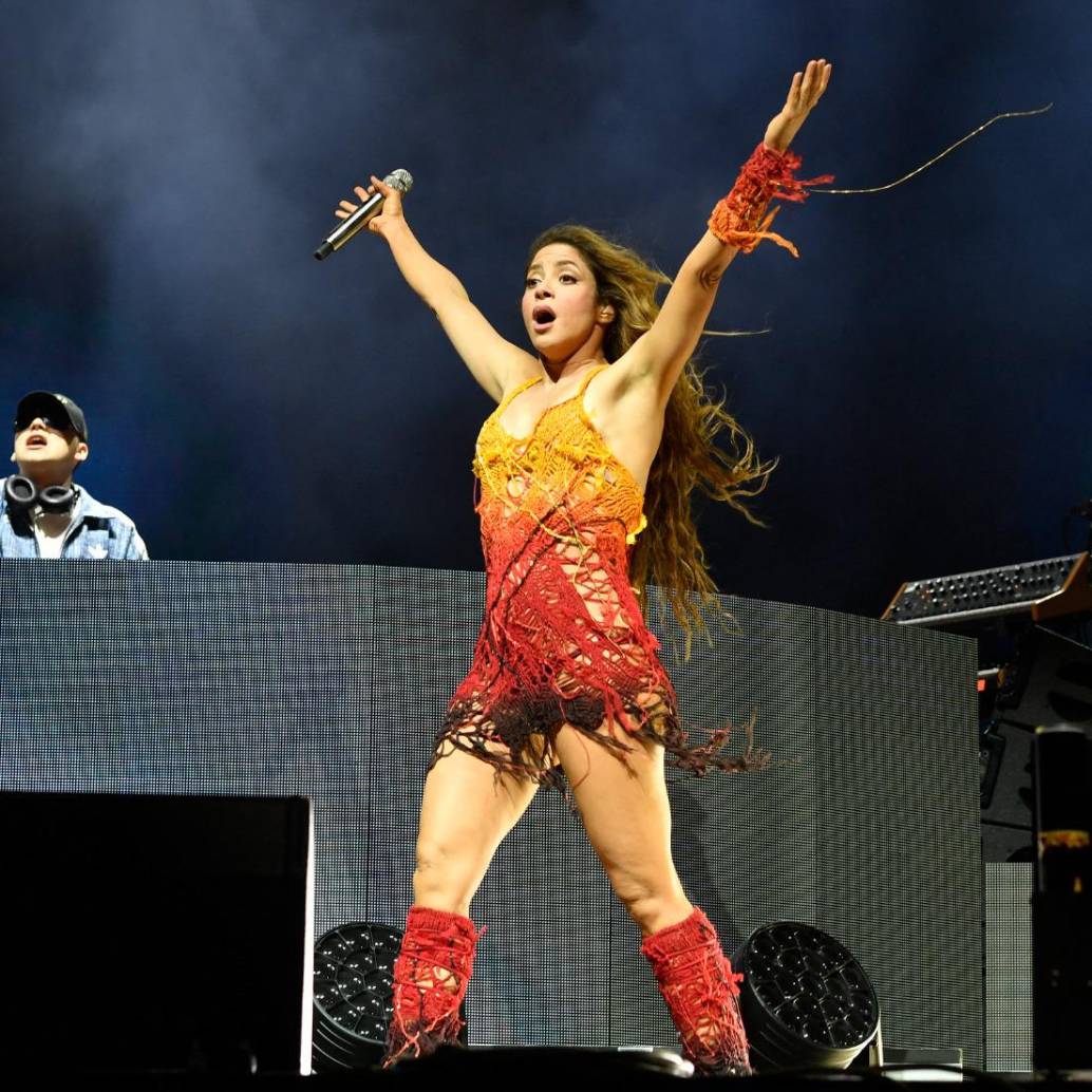 Shakira en la presentación de Coachella 2024 junto al DJ argentino Bizarrap. Foto: Getty