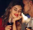 Según los expertos, con los piropos las mujeres no buscan imponer un rol en una relación, sino el poder sentirse deseadas por su pareja. FOTO: CORTESÍA GLEEDEN